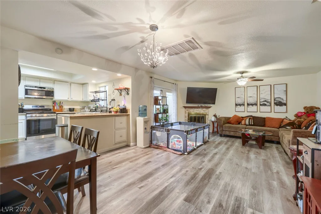 4951 Schumann, Las Vegas, NV 89146