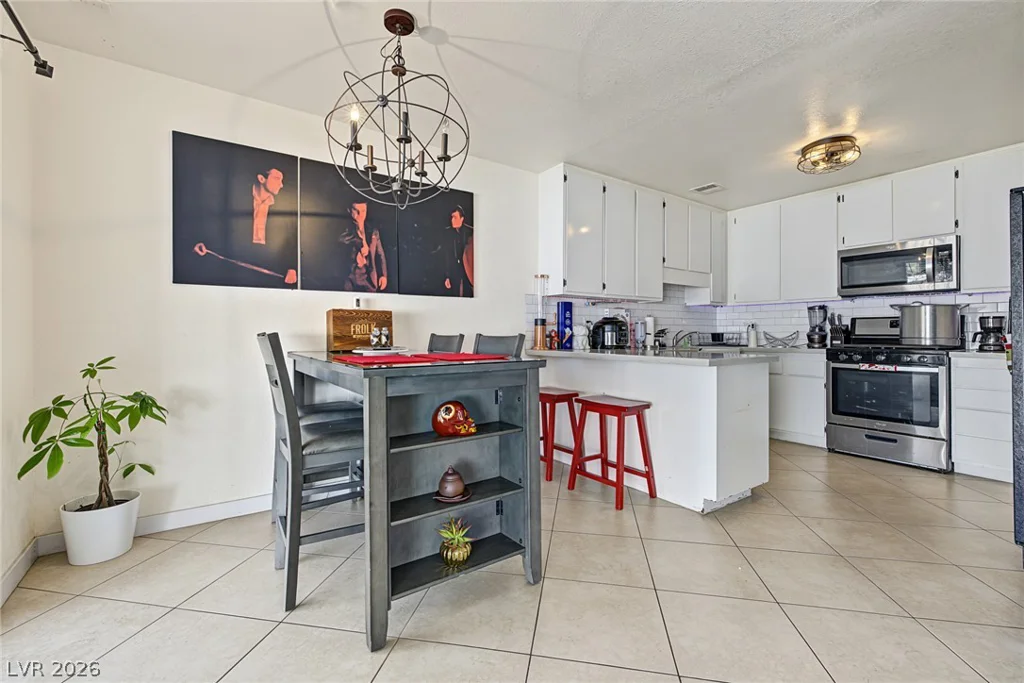 6992 Quarry, Las Vegas, NV 89147
