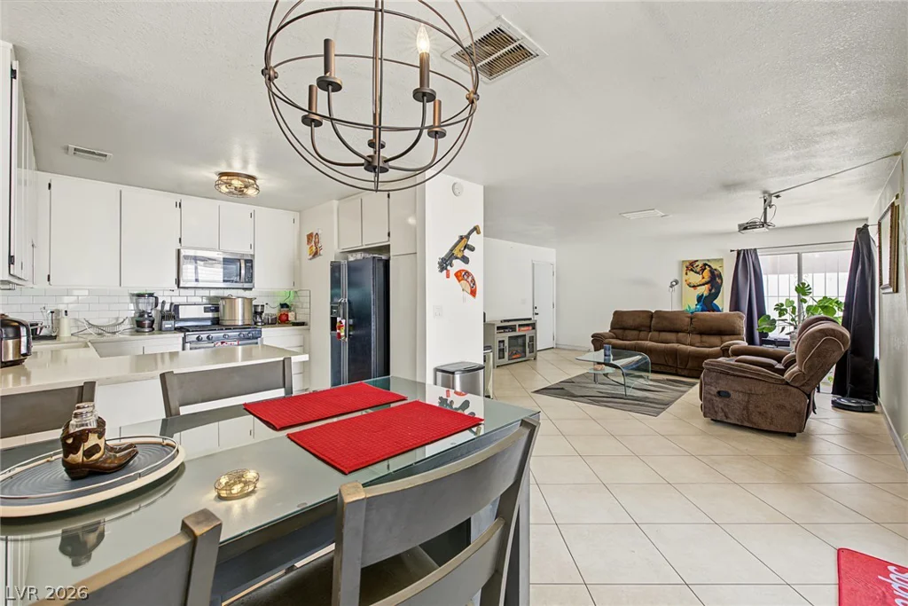 6992 Quarry, Las Vegas, NV 89147