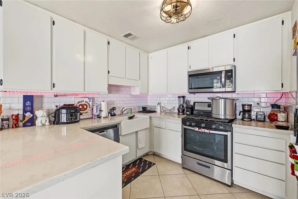 6992 Quarry, Las Vegas, NV 89147