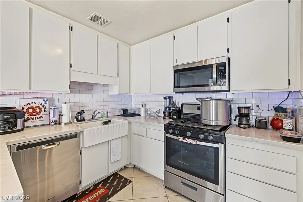 6992 Quarry, Las Vegas, NV 89147