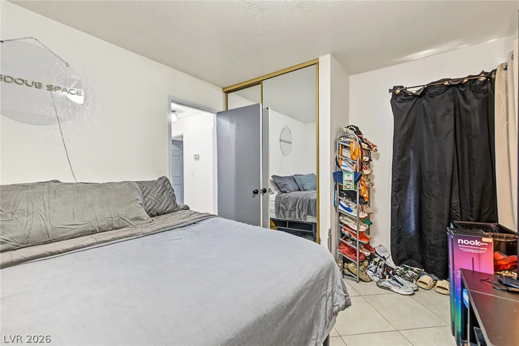 6992 Quarry, Las Vegas, NV 89147