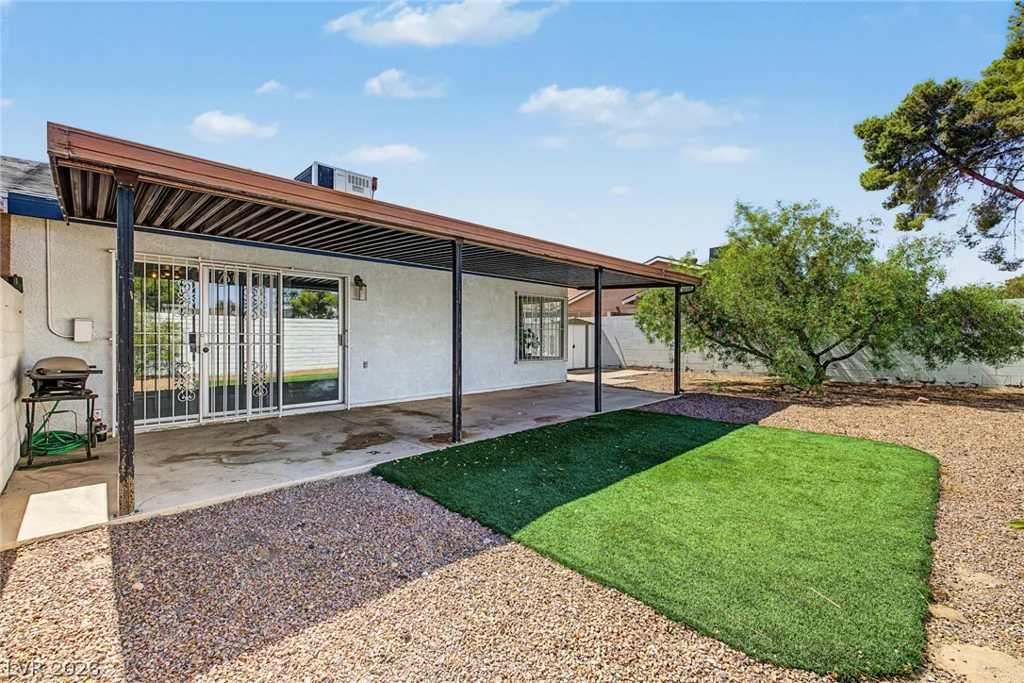 6992 Quarry, Las Vegas, NV 89147