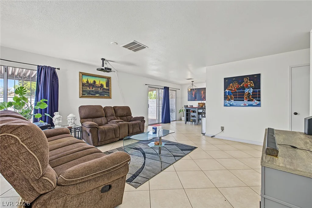 6992 Quarry, Las Vegas, NV 89147