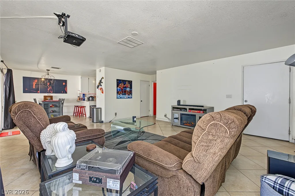 6992 Quarry, Las Vegas, NV 89147