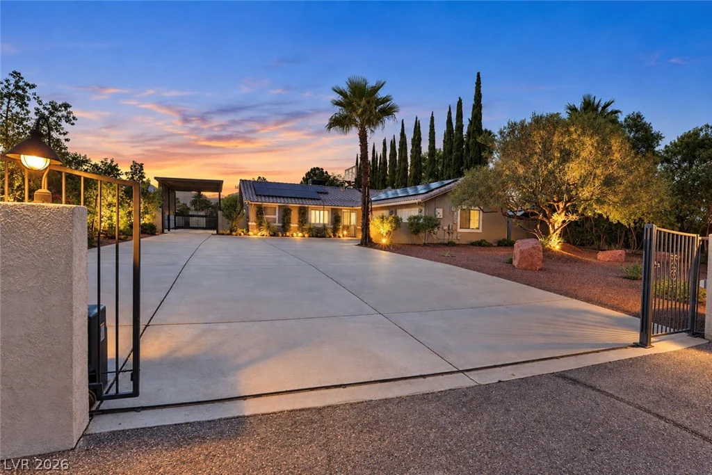 4945 Valadez, Las Vegas, NV 89149