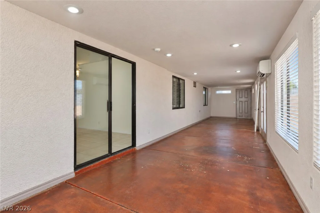 4945 Valadez, Las Vegas, NV 89149