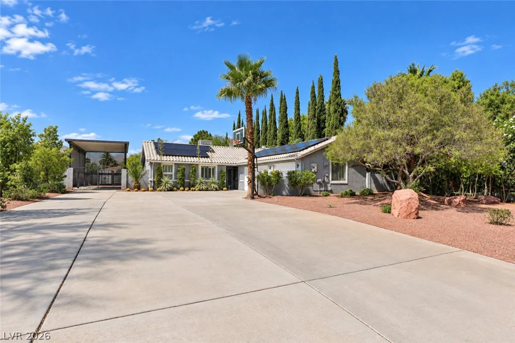 4945 Valadez, Las Vegas, NV 89149