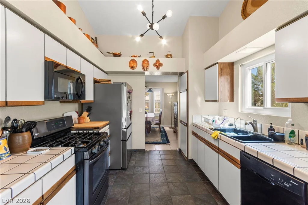 5009 Pacific Grove, Las Vegas, NV 89130