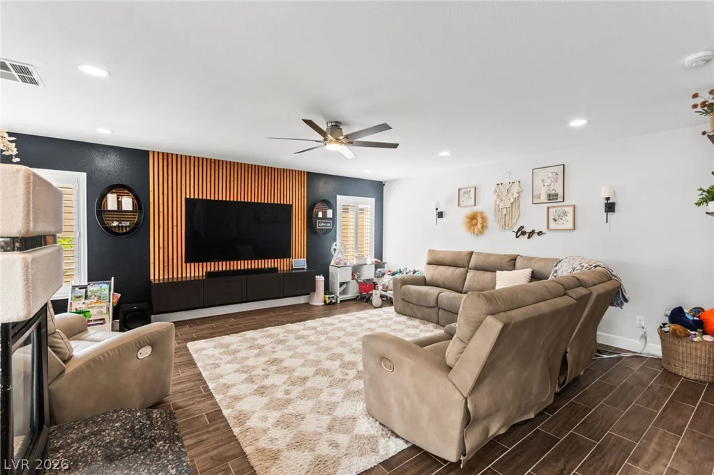 8213 Fawn Heather, Las Vegas, NV 89149