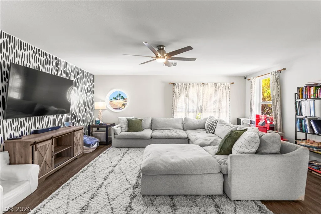 8213 Fawn Heather, Las Vegas, NV 89149