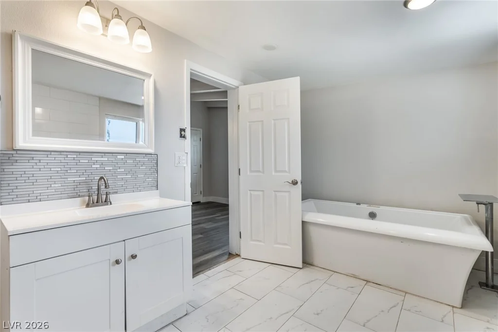 2320 Oakey, Las Vegas, NV 89104