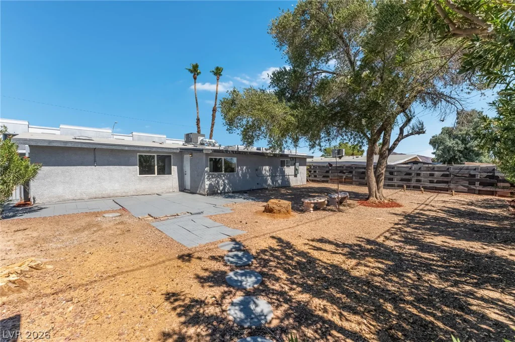 2320 Oakey, Las Vegas, NV 89104