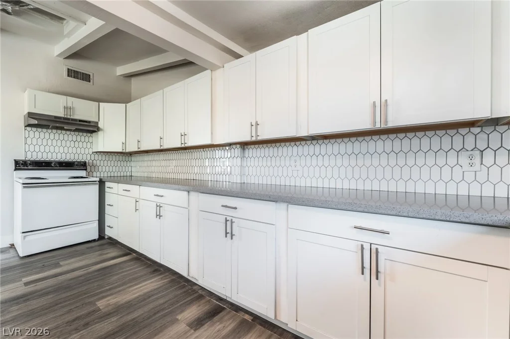 2320 Oakey, Las Vegas, NV 89104