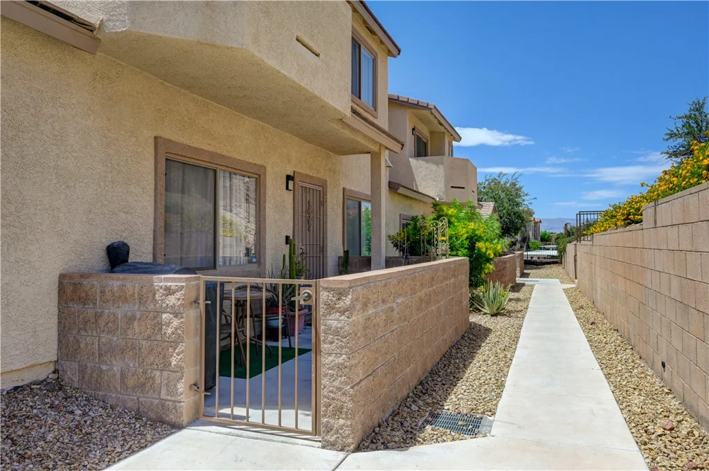2050 Los Feliz, Las Vegas, NV 89156