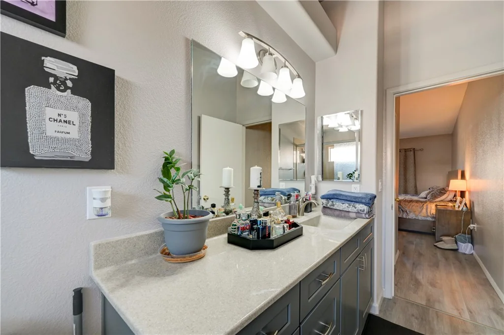 2050 Los Feliz, Las Vegas, NV 89156