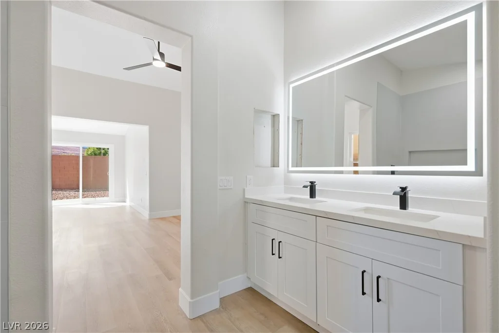 6983 Flowering Willow, Las Vegas, NV 89148