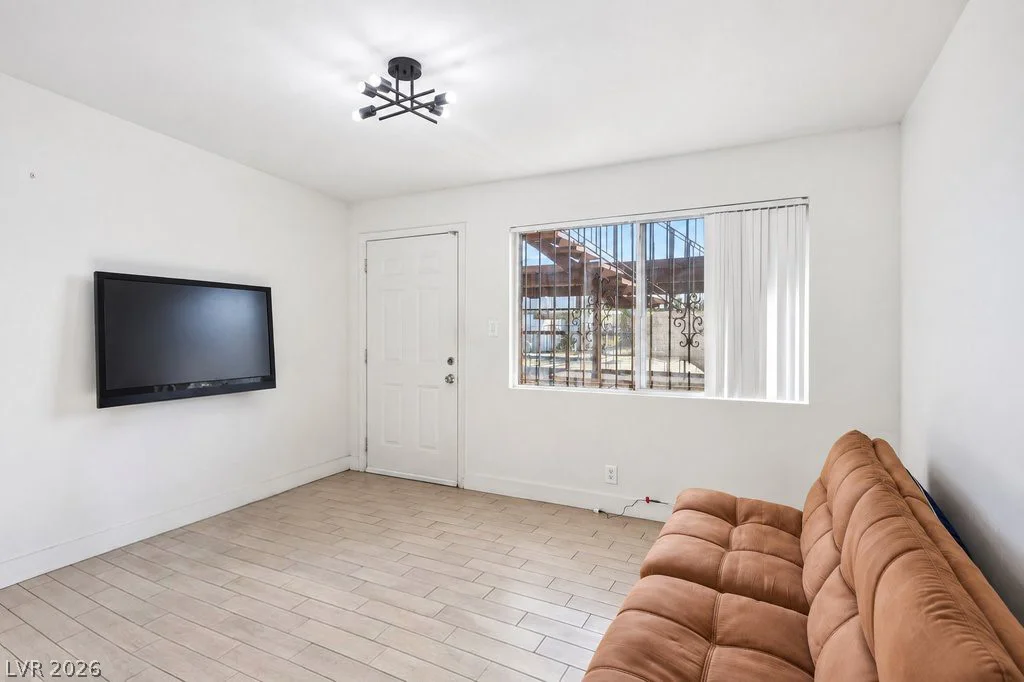 3726 Hazelwood, Las Vegas, NV 89119