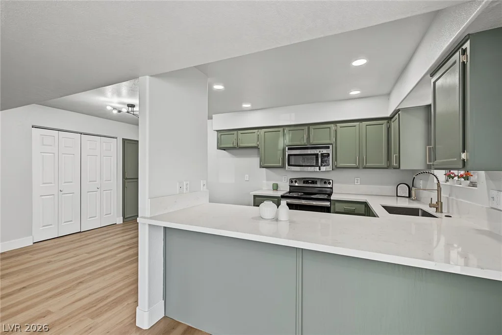 2725 Nellis, Las Vegas, NV 89121