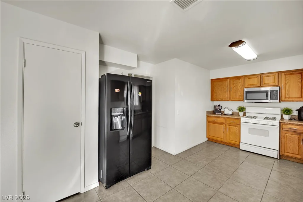 5230 Morris, Las Vegas, NV 89122