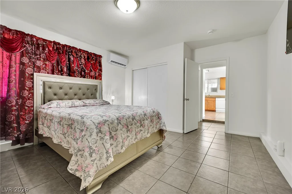 5230 Morris, Las Vegas, NV 89122