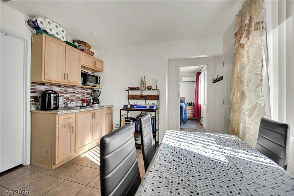 5230 Morris, Las Vegas, NV 89122