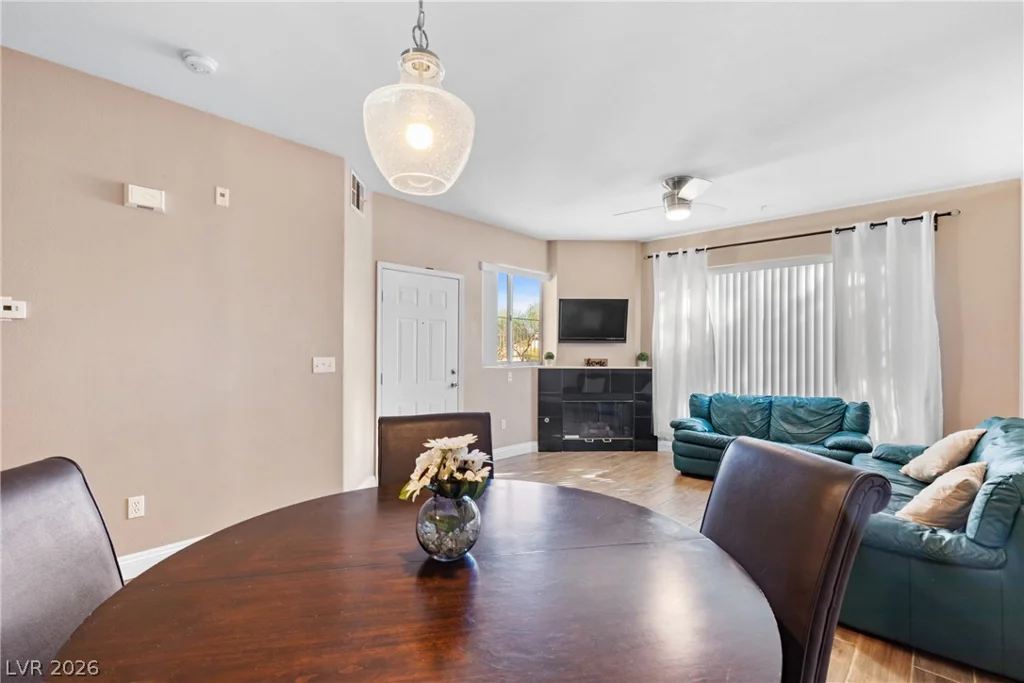 7185 Durango, Las Vegas, NV 89113