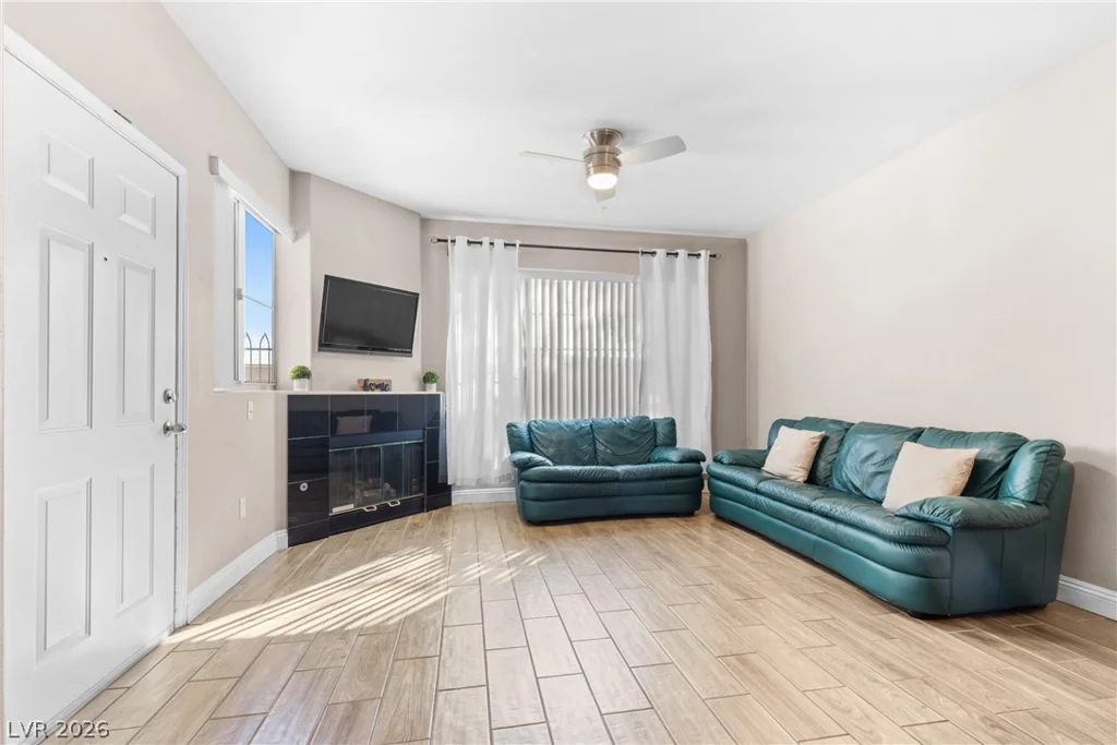 7185 Durango, Las Vegas, NV 89113