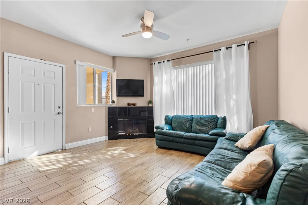 7185 Durango, Las Vegas, NV 89113