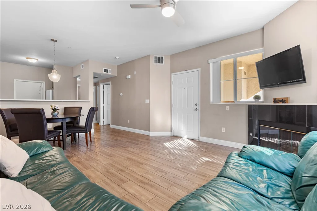 7185 Durango, Las Vegas, NV 89113