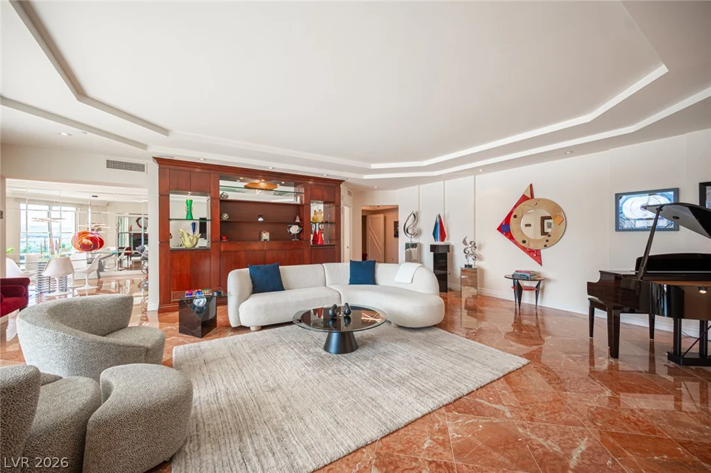2857 Paradise, Las Vegas, NV 89109