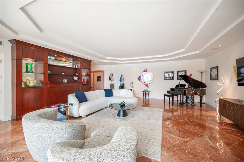 2857 Paradise, Las Vegas, NV 89109