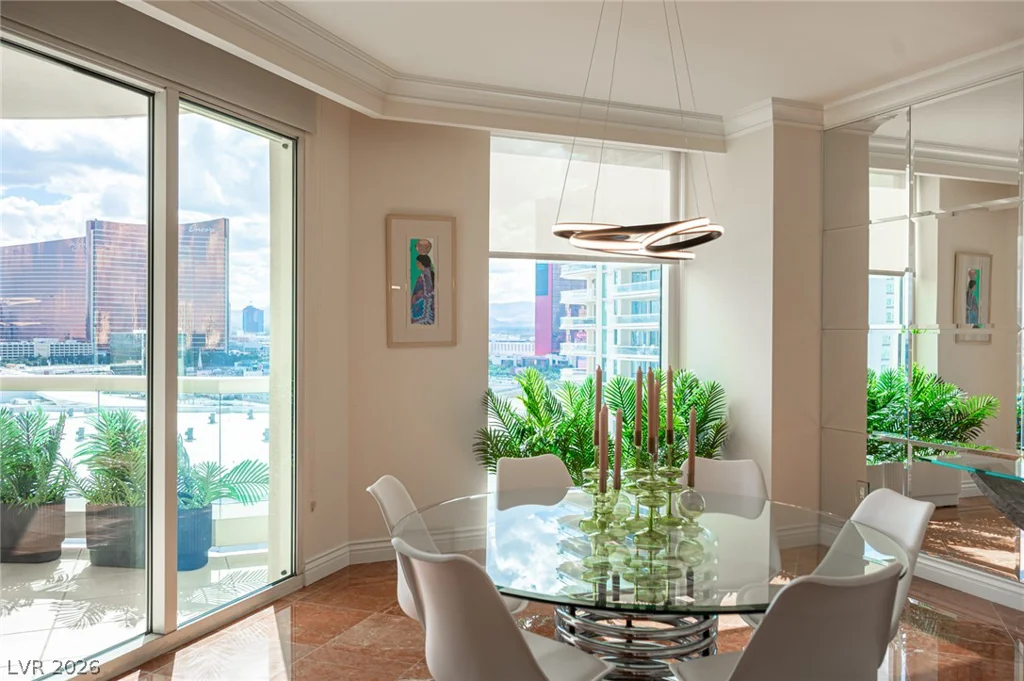 2857 Paradise, Las Vegas, NV 89109