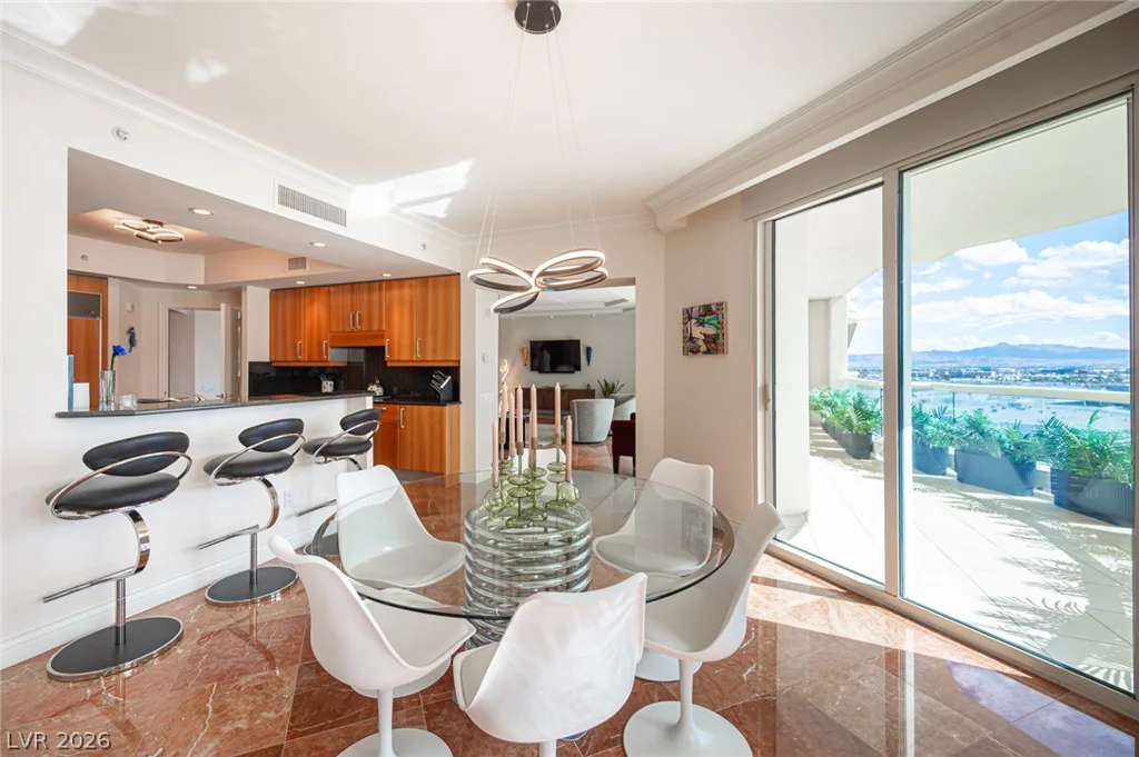 2857 Paradise, Las Vegas, NV 89109