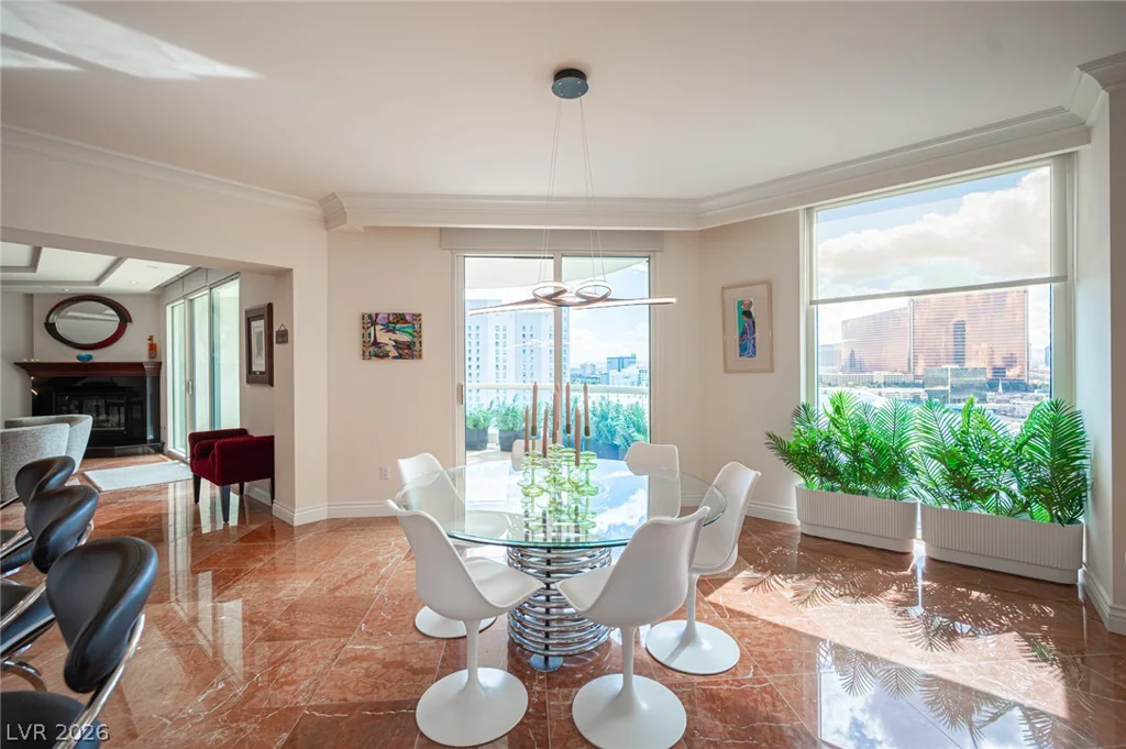 2857 Paradise, Las Vegas, NV 89109