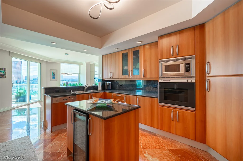 2857 Paradise, Las Vegas, NV 89109