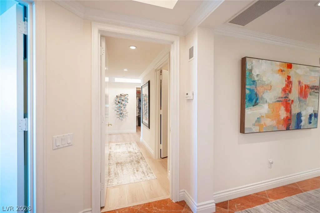 2857 Paradise, Las Vegas, NV 89109