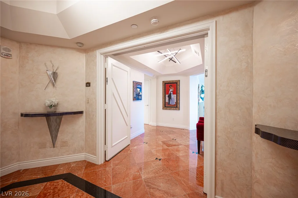 2857 Paradise, Las Vegas, NV 89109