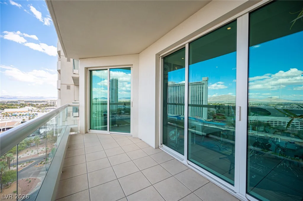 2857 Paradise, Las Vegas, NV 89109