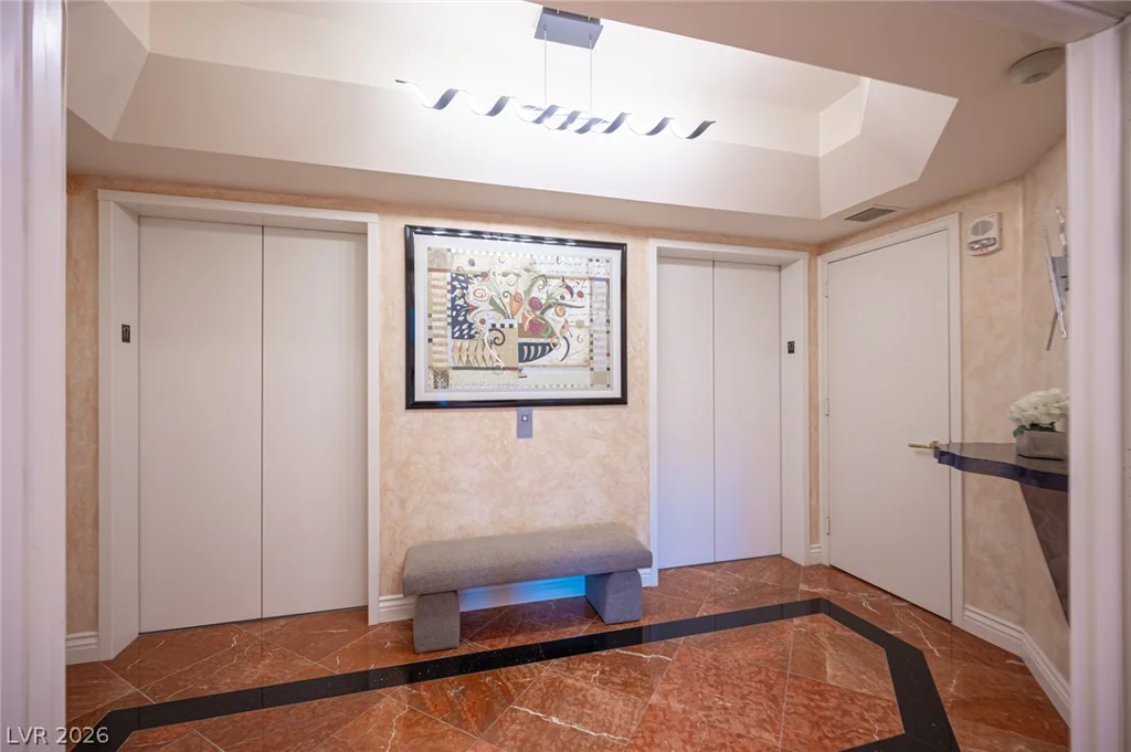 2857 Paradise, Las Vegas, NV 89109