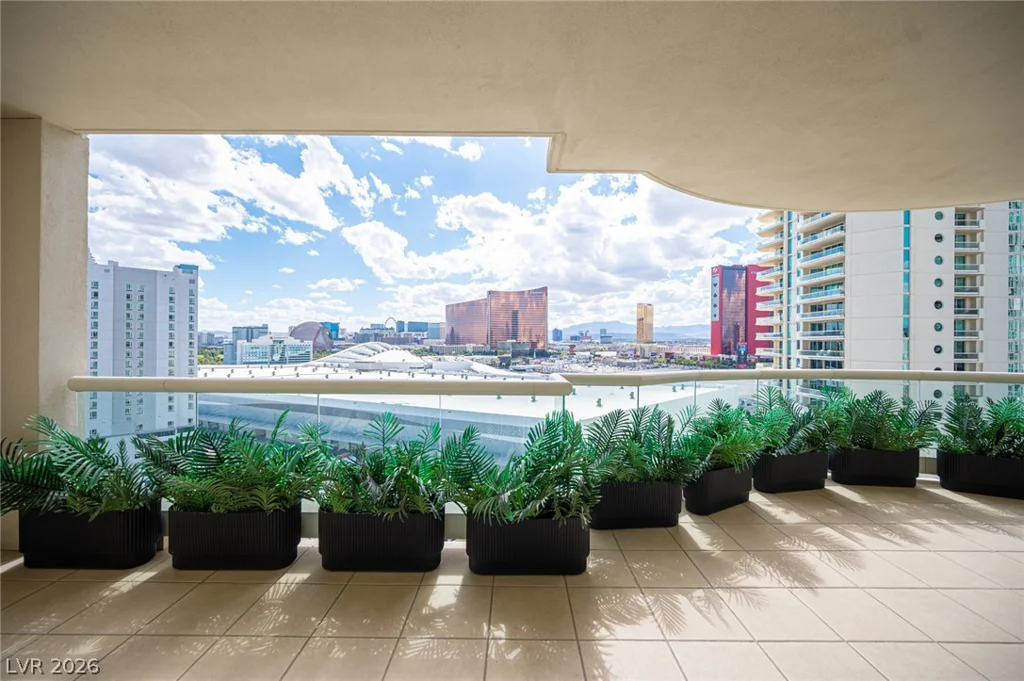 2857 Paradise, Las Vegas, NV 89109