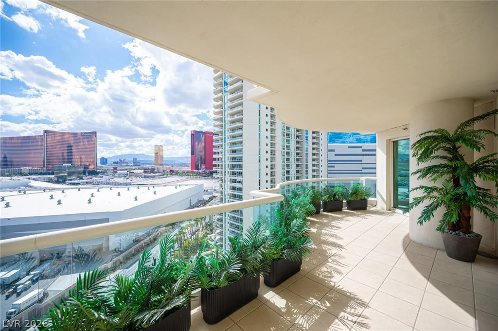 2857 Paradise, Las Vegas, NV 89109