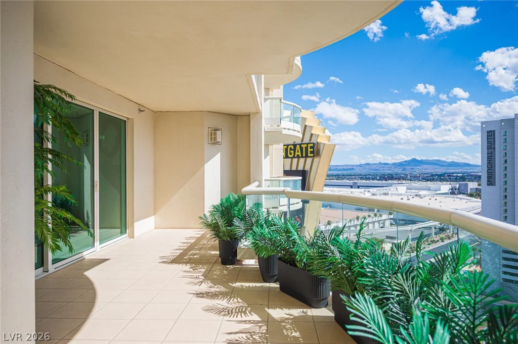 2857 Paradise, Las Vegas, NV 89109