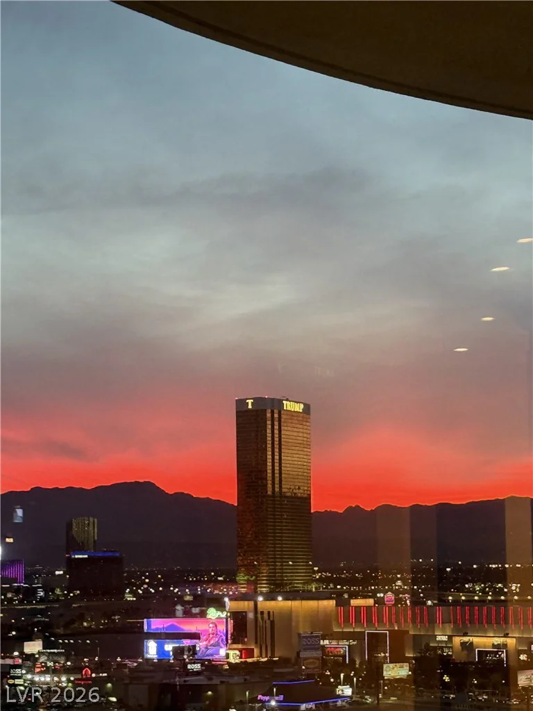 2857 Paradise, Las Vegas, NV 89109