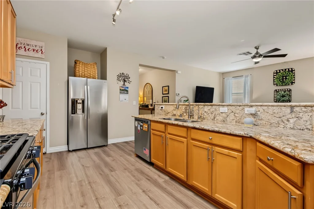 9182 Parkstone, Las Vegas, NV 89178
