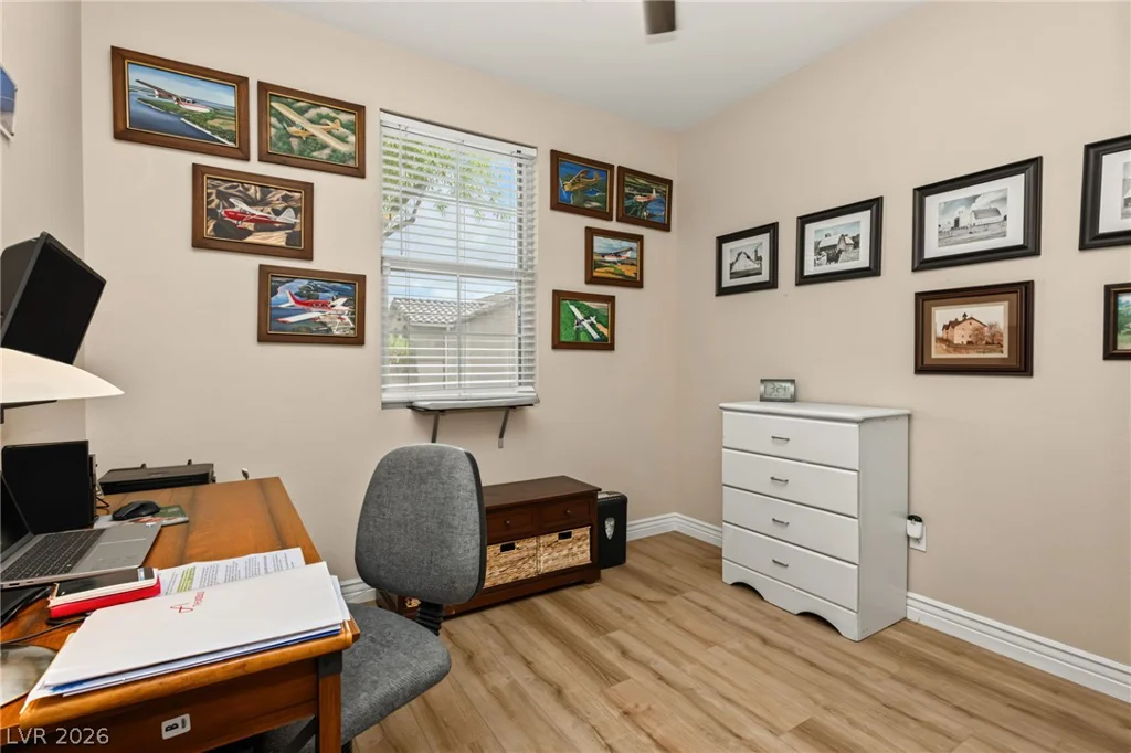 9182 Parkstone, Las Vegas, NV 89178