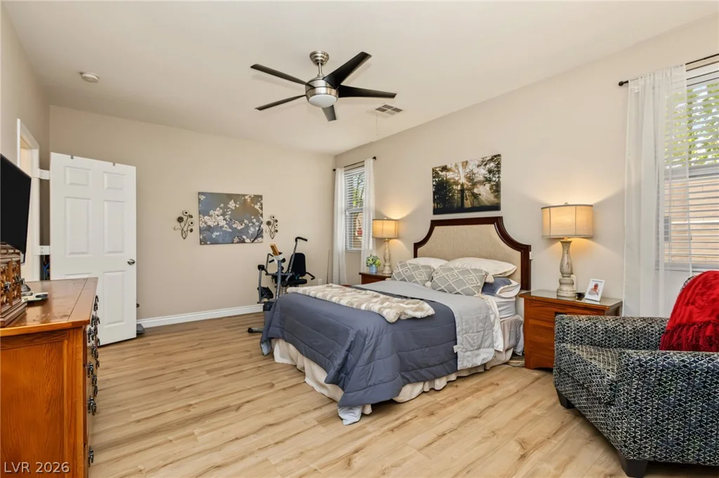 9182 Parkstone, Las Vegas, NV 89178