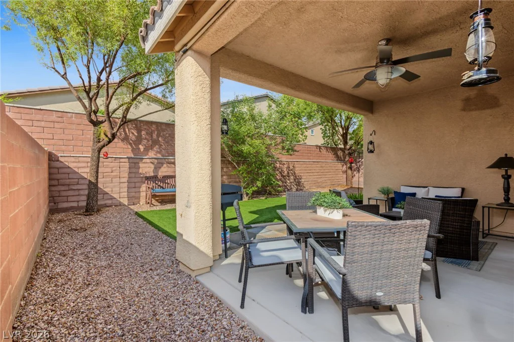 9182 Parkstone, Las Vegas, NV 89178