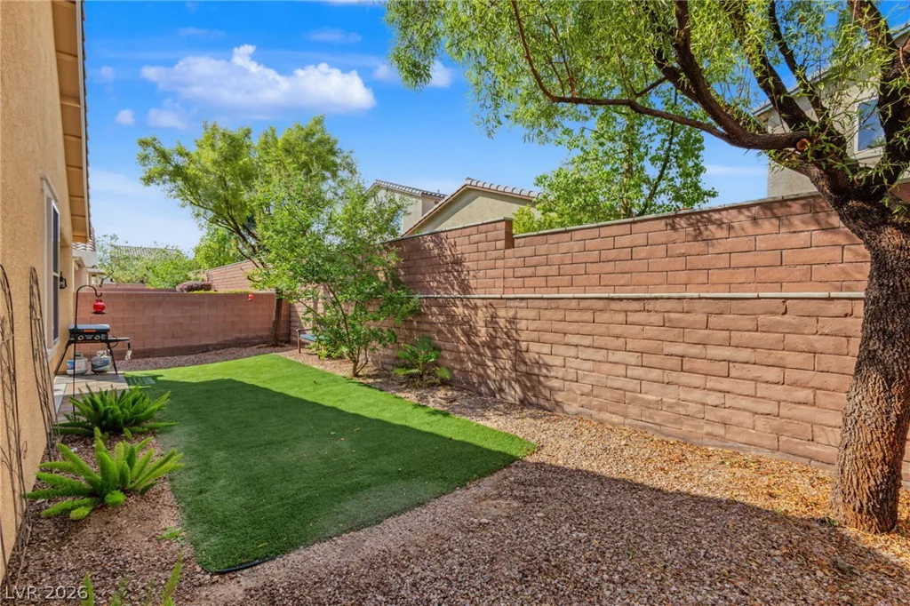 9182 Parkstone, Las Vegas, NV 89178