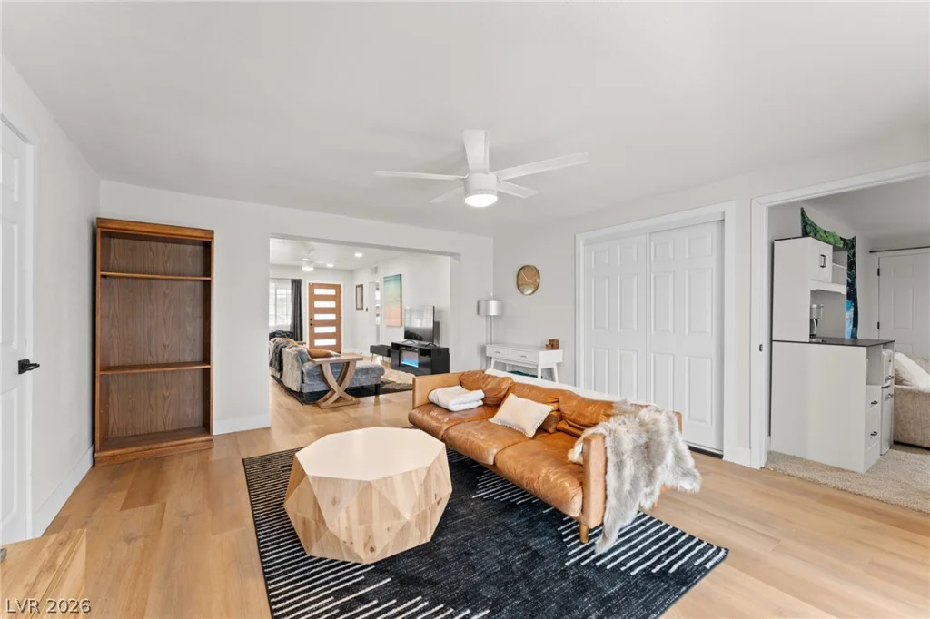 2112 Santa Ynez, Las Vegas, NV 89104